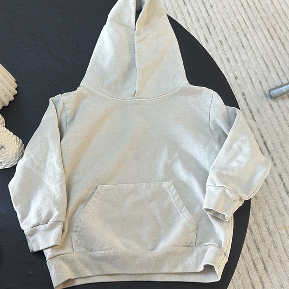 Talentless - Picture 2 of 5